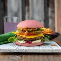 Burger vegan si cartofi pai